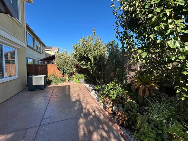 Foto del edificio - 456 St Jorge Ave