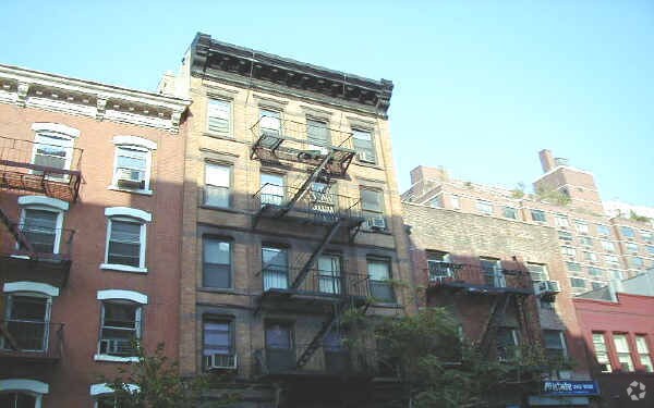 Foto del edificio - 251 W 18th St