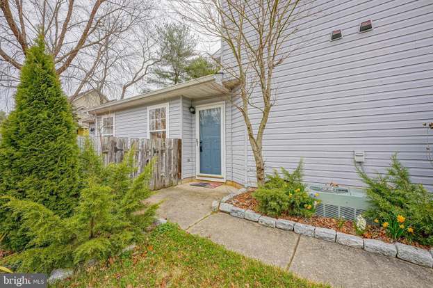 Building Photo - 105 Stoneham Dr