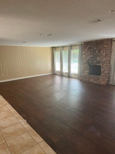 Building Photo - 6026 Coral Ridge Rd
