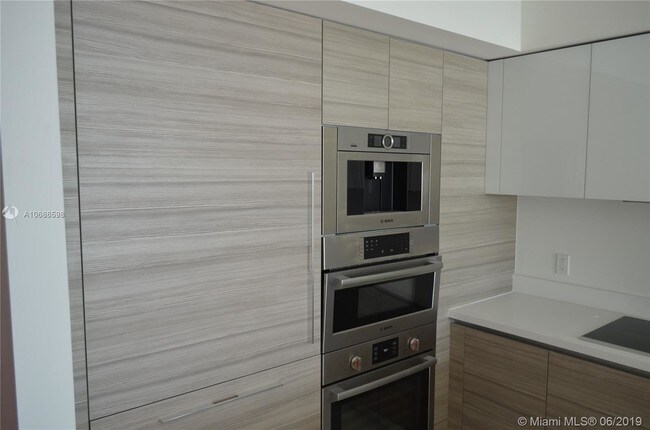 Building Photo - 300 Sunny Isles Blvd