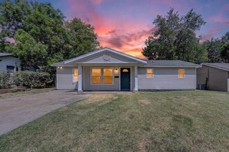 Building Photo - 1022 Denton Dr