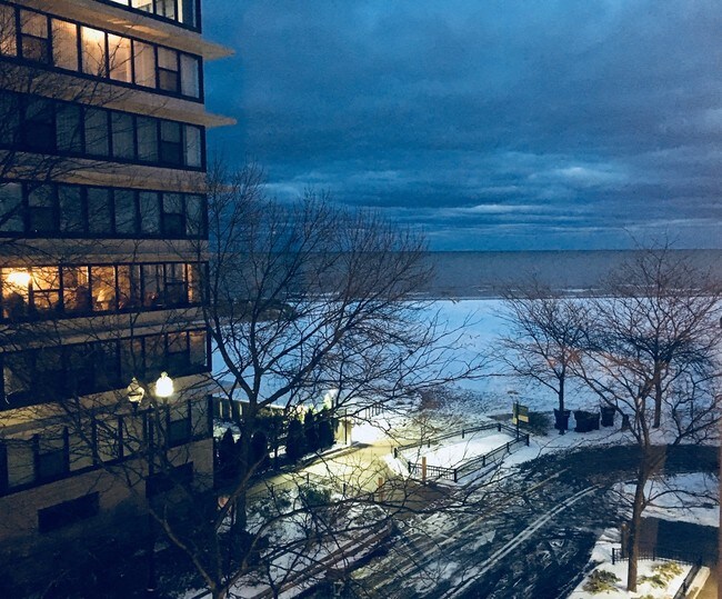 5757 N Sheridan Rd Unit 3c, Chicago, IL 60660 Condo for Rent in