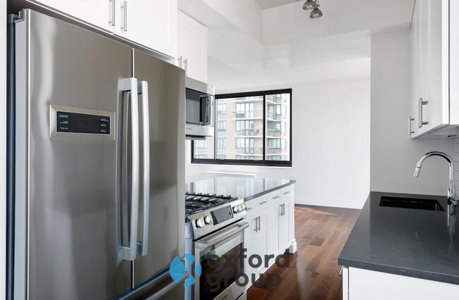Building Photo - 3 bedroom in New York NY 10028