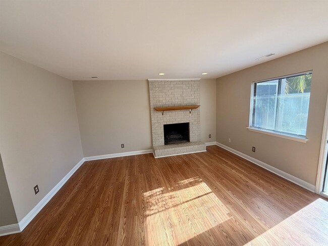 Building Photo - 6517 Valene Ct