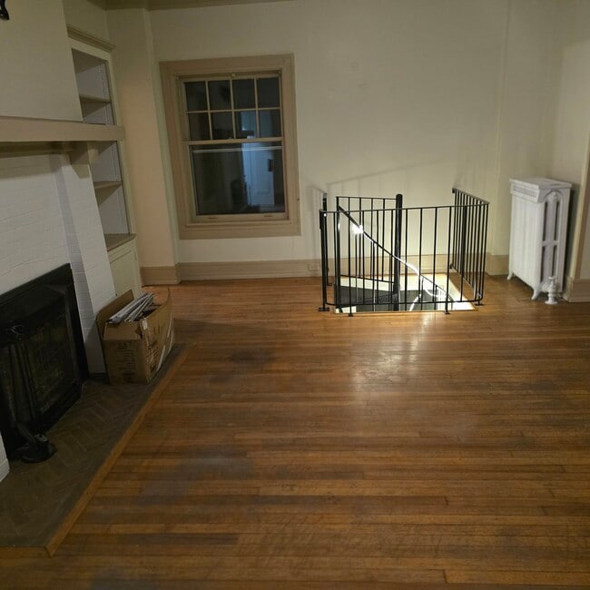 Building Photo - 6008 8th Ave