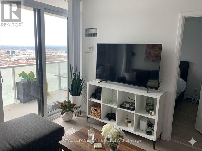 Photo du bâtiment - 7895 Jane St