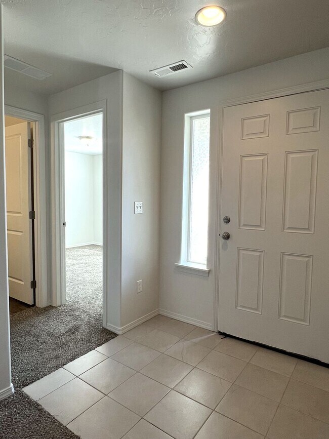 Foto del edificio - Beautiful 3 bed 2 bath home in Caldwell ju...