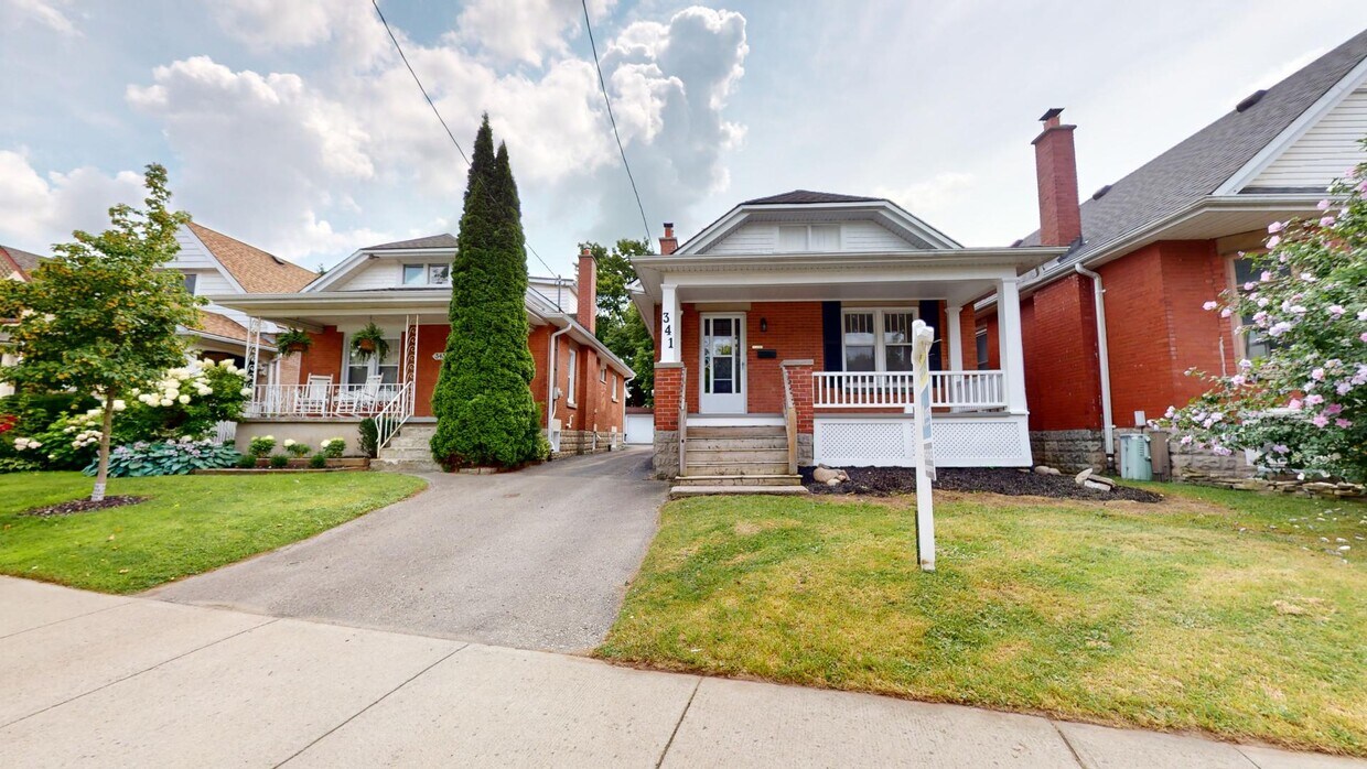 Primary Photo - NEWLY RENOVATED 2BD+DEN IN OLD SOUTH LONDON