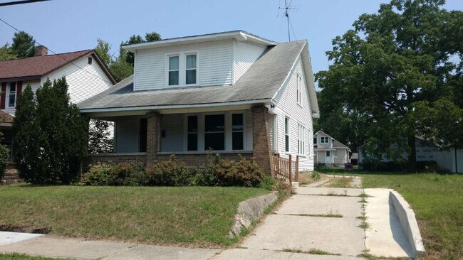 Foto del edificio - Charming 4 Bedroom Home with 2 Full Baths in Grand Rapids