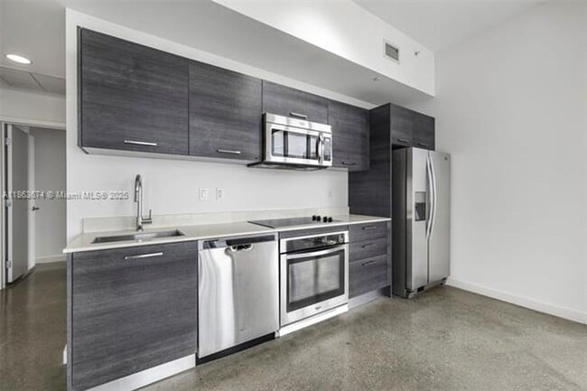 Foto del edificio - 151 SE 1st St