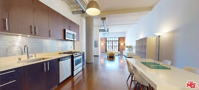 Foto del edificio - 1645 Vine St