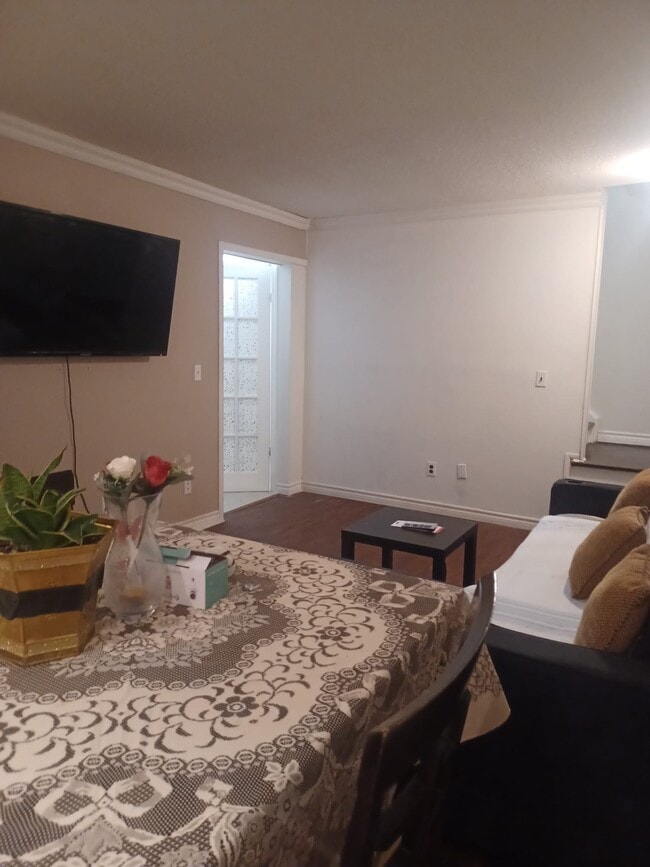 Photo du bâtiment - 33 Taunton Rd E