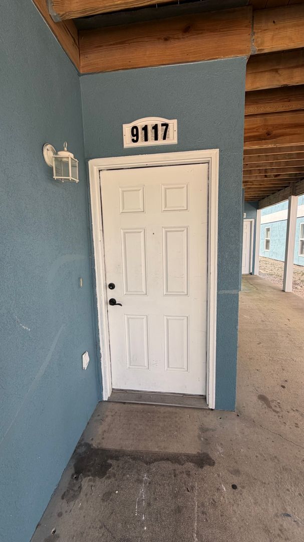 Foto del edificio - 9117 Laird St