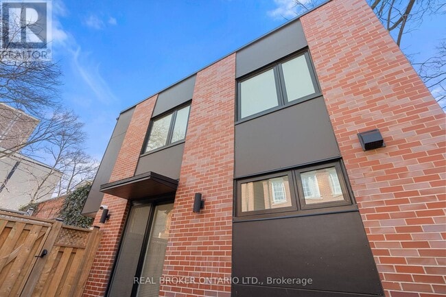 Building Photo - 21 Farnham Ave