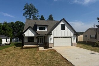 Building Photo - 1212 Redwood Ave