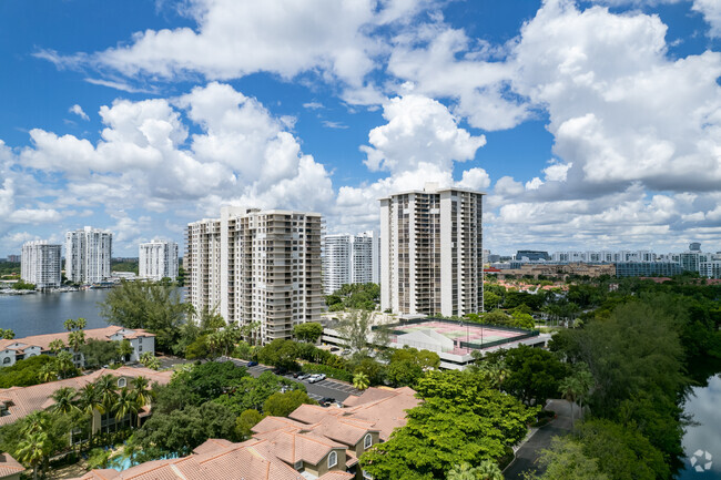 Building Photo - Tower at Biscayne Cove