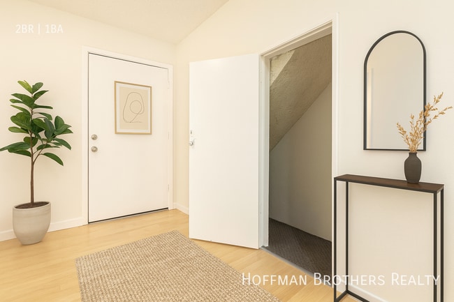 Building Photo - 6025 Ernest Ave