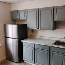 Building Photo - 305 3rd St