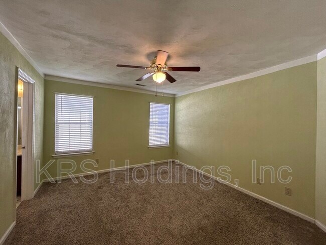 Foto del edificio - 284 Burnetts Way