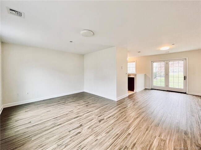 Building Photo - 17 Rockfield Dr