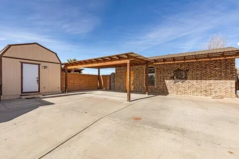 Building Photo - 2163 Sandalwood Ct