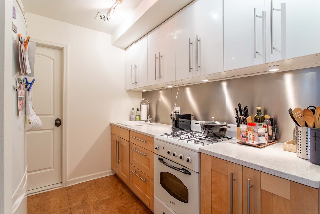 22 Irving Pl Unit 4E, New York, NY 10003 Condo for Rent in New York