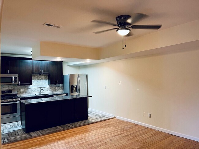 Building Photo - 1218 S Juniper St