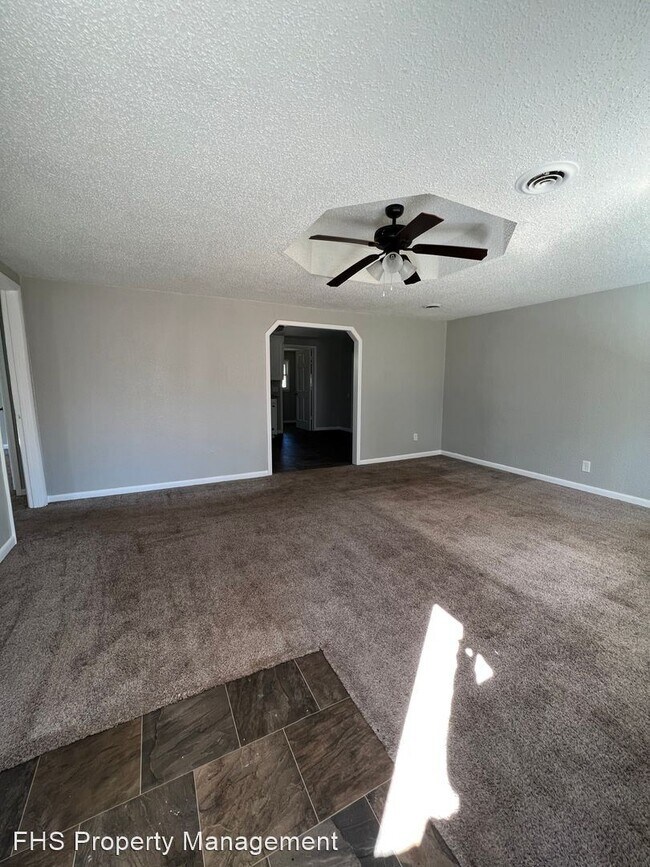 Foto del edificio - 3 br, 1 bath House - 2537 N Rural Ave