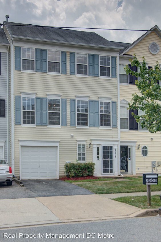 Foto principal - 3 br, 2.5 bath House - 2005 Trenton Place SE