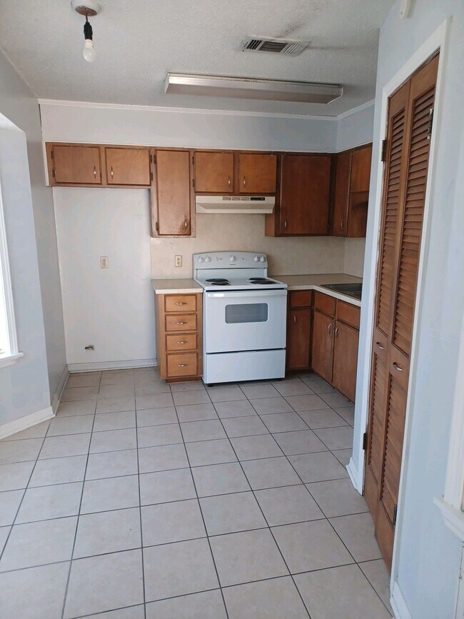 Foto del edificio - 944 Sybil Dr