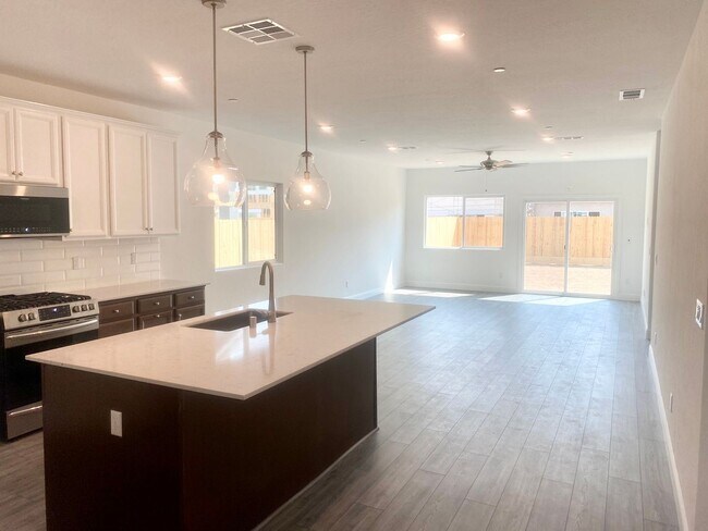 Building Photo - 3 br, 2 bath House - 748 Wishon Ave W
