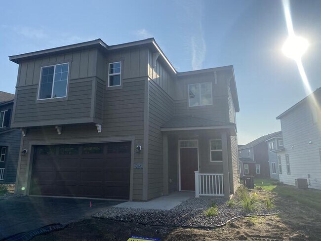 Foto del edificio - 9923 Bluebird St NW