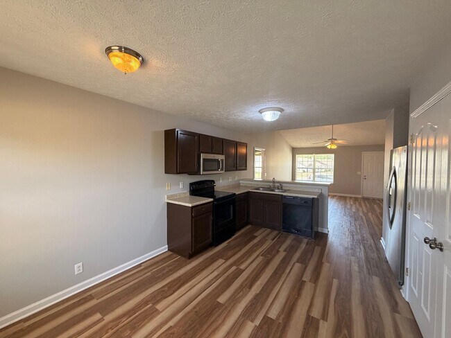 Foto del edificio - Nice 3 BR 2 Bath Available Now in Murfreesboro!