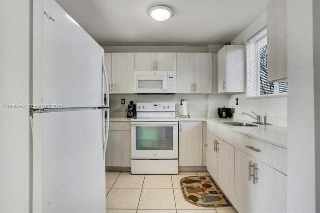 Building Photo - 1349 SW 3rd St