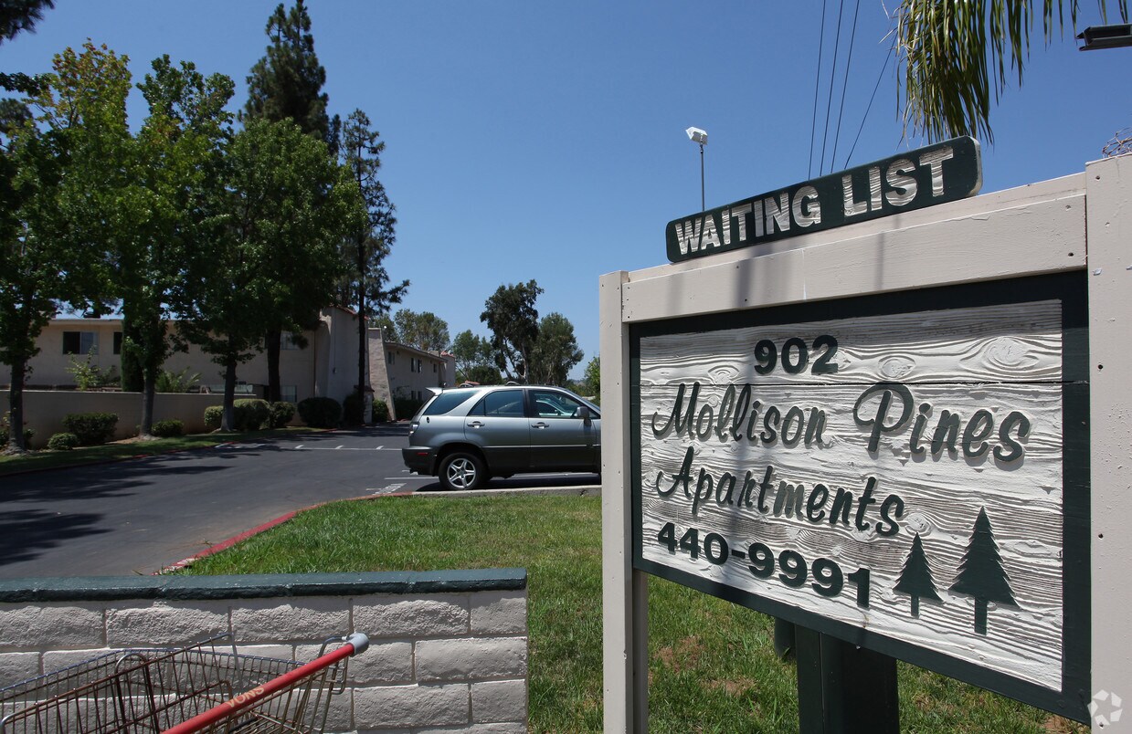 Entrada - Mollison Pines Apartments