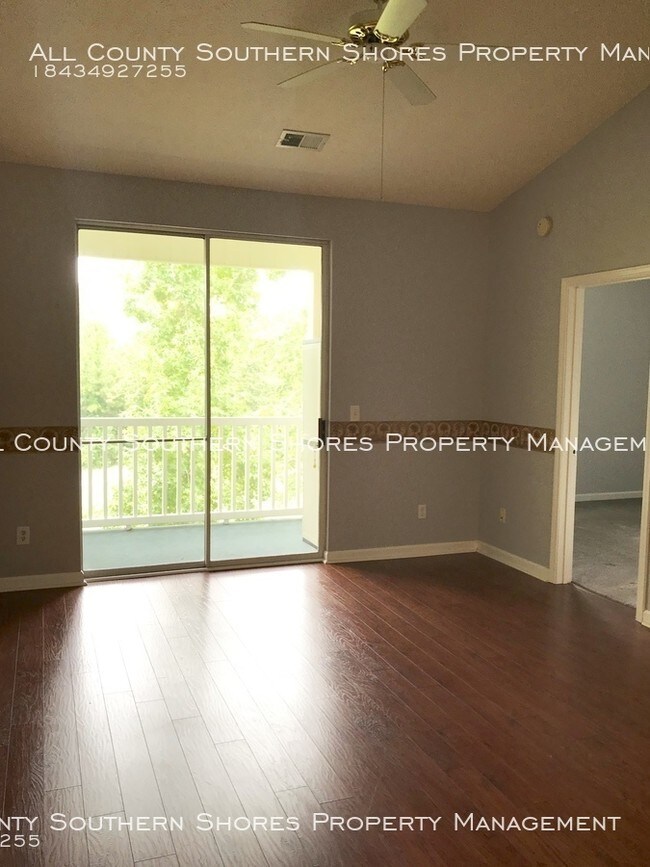 Foto del edificio - 500 River Oaks Dr