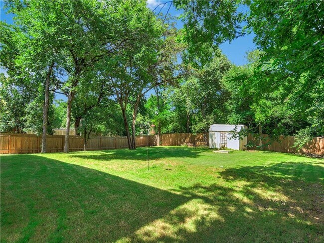 Building Photo - 6307 Betty Cook Dr
