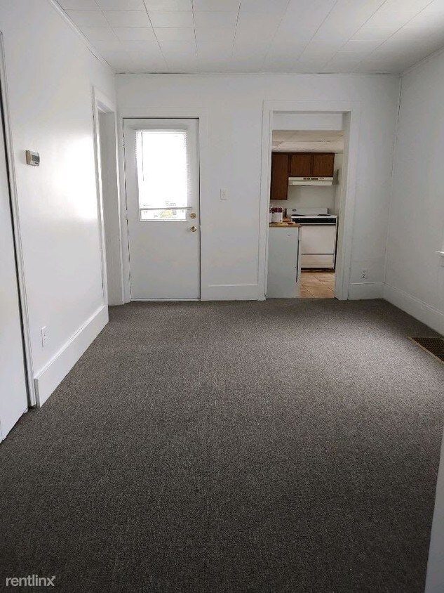 Primary Photo - 1 br, 1 bath Duplex - 211 W Henry St