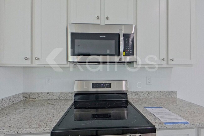 Foto del edificio - 308 Silver Maple Ln