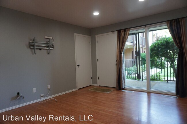 Foto del edificio - 2 br, 1 bath House - 2070 E. 3335 S. Apt #12