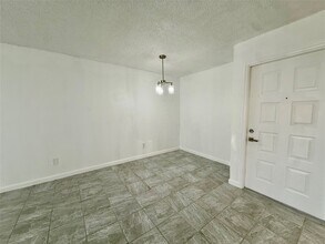 Building Photo - 2830 S Bartell Dr