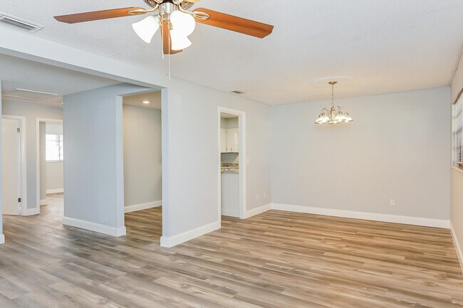 Foto del edificio - 1455 James Ave