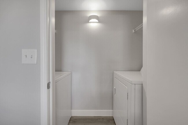 Foto del edificio - 7255 W Sunset Rd