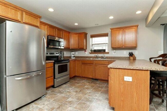 Foto del edificio - $1,650 | 3 Bedroom, 2.5 Bathroom TOWN HOME | NO PETS | Available for August 1st, 2026 Move In!