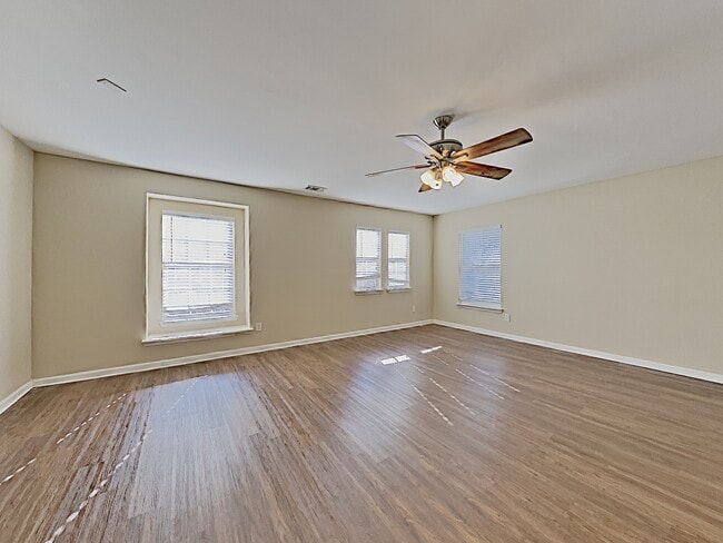 Building Photo - 348 Yellow Iris Rd