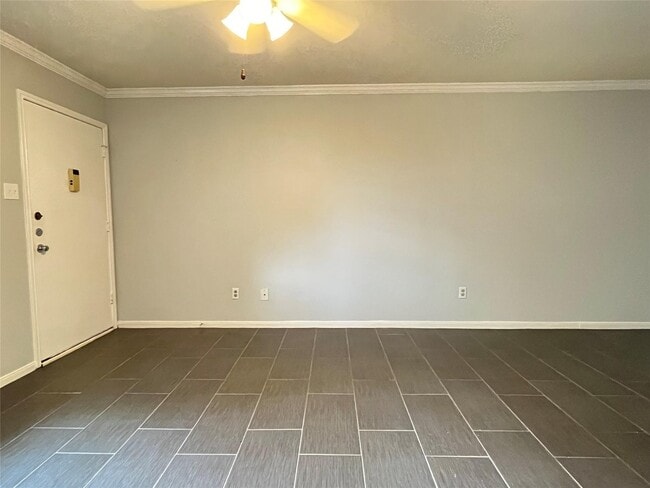 Building Photo - 1223 Augusta Dr