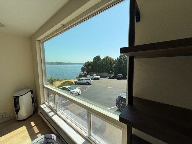 Foto del edificio - Lake Washington waterfront living with lak...