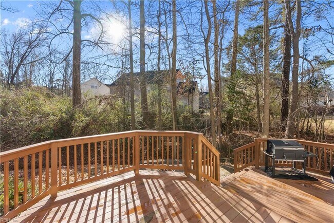 Foto del edificio - 13468 Whippingham Pkwy