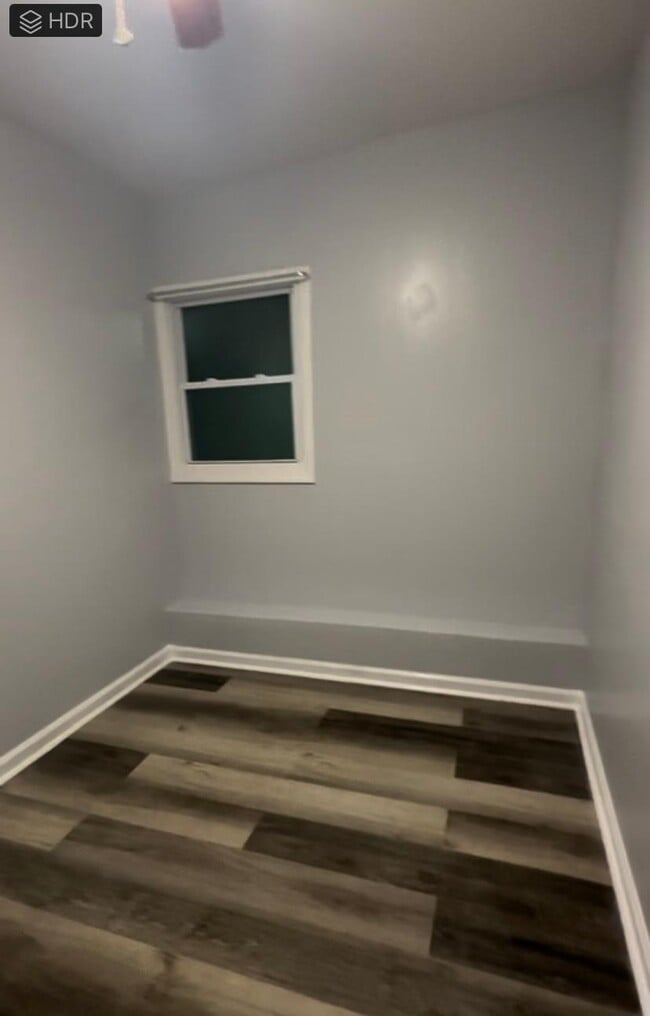 Building Photo - 824 E 39th St